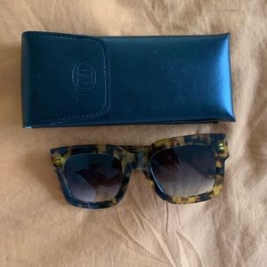 downtown purr sunglasses in tortoise